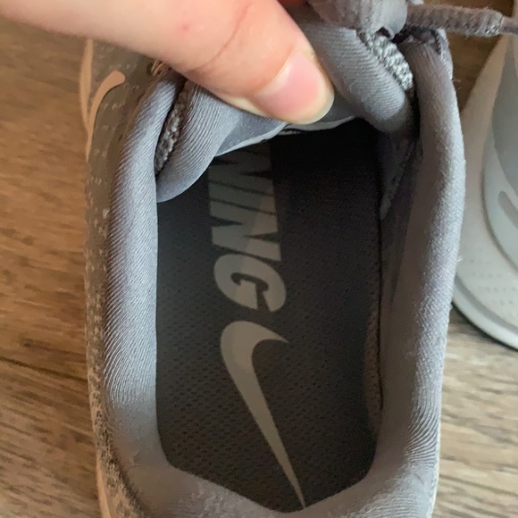 EUC Nike Gray Zoom Vomero 13 - Picture 8 of 14